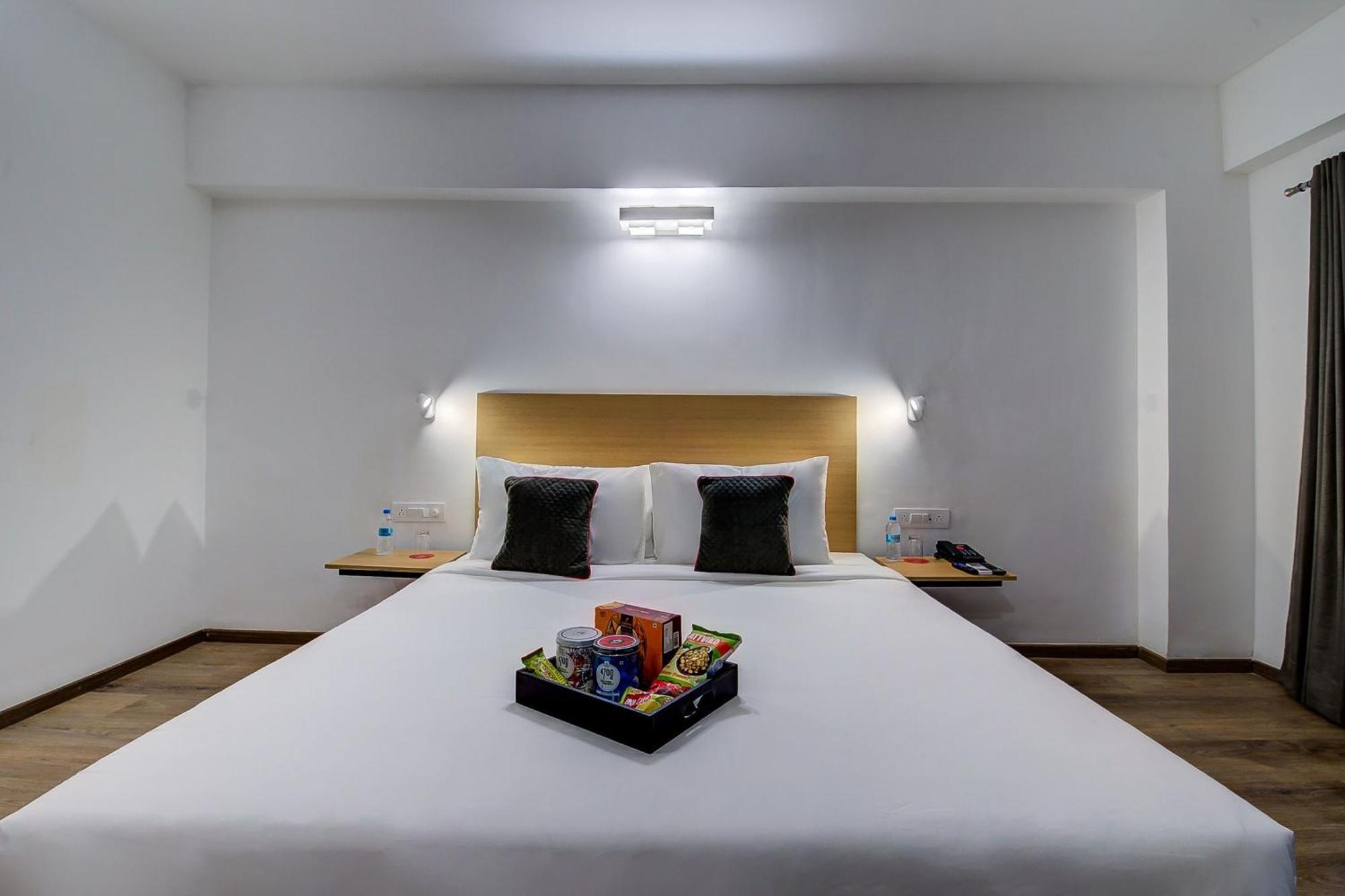 Oyo Townhouse 048 Hadapsar Hotel Phursungi Kültér fotó
