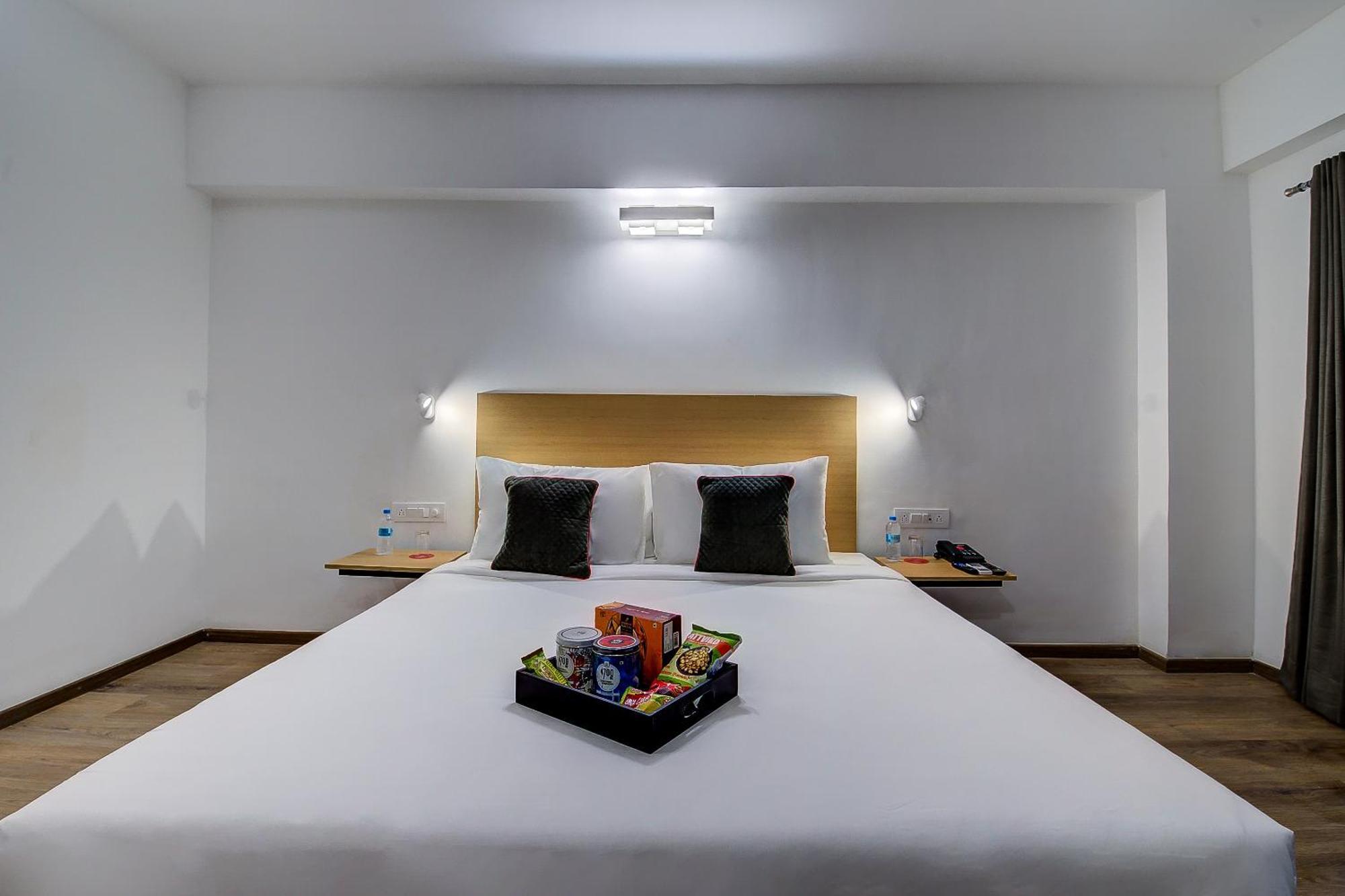 Oyo Townhouse 048 Hadapsar Hotel Phursungi Kültér fotó