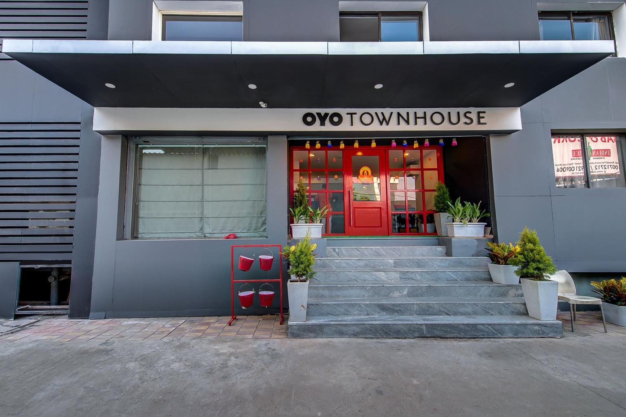 Oyo Townhouse 048 Hadapsar Hotel Phursungi Kültér fotó