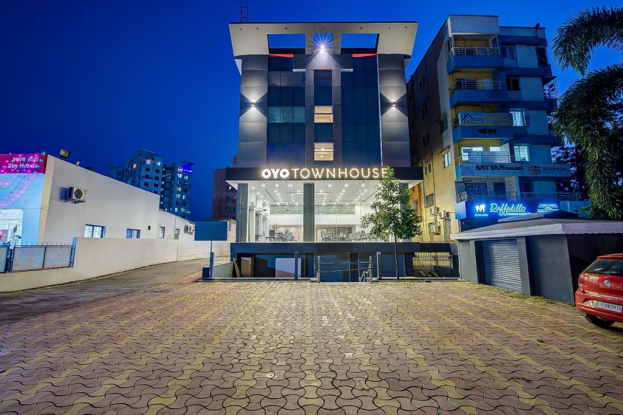 Oyo Townhouse 048 Hadapsar Hotel Phursungi Kültér fotó